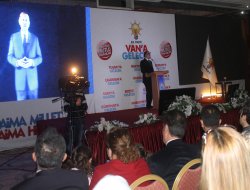Erdoğan, Hologram'la Van'a Bağlandı