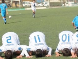 Gol Sevincini Secde Ederek Sergilediler