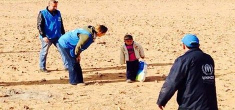 4 yaşındaki Marwan Suriye sınırını elinde çantasıyla böyle geçti