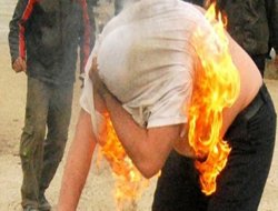 Listede Adı Çıkmayan BDP'li, Kendini Yaktı