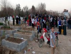 Nusaybin'de "Ses geliyor" diye mezarı açtılar