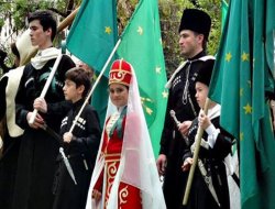 Çerkesler: Anadilimiz Kayboluyor!