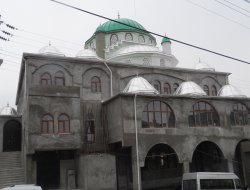 Dicle'nin en büyük camisi yardım bekliyor