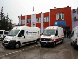 Oğlu için gittiği okulda kalp krizi geçirdi