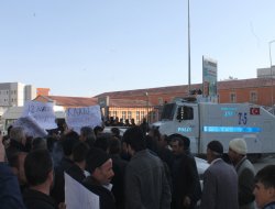 İmar Planına isyan eden halk, sokağa dökülüp yol kapattı