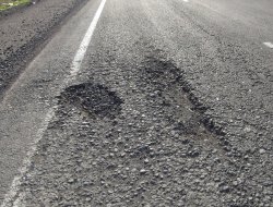 Kamışlı Bulvarı 4 ayda köstebek yuvasına döndü