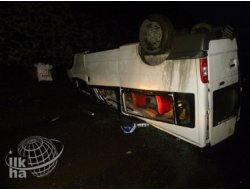 Yolcu Minibüsü Devrildi: 2'si Ağır 17 Yaralı