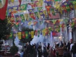 Kızıltepe'de BDP'den bir heyet HÜDA PAR'ı ziyaret etti