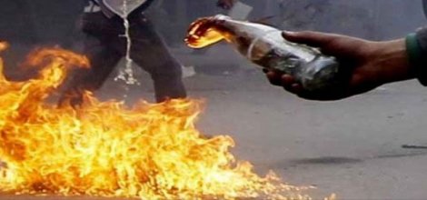 AK Parti binasına molotoflu saldırı