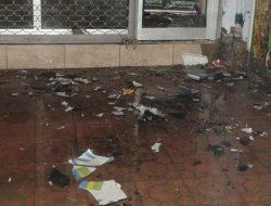 Ak Partili Belediye Başkan Adayının işyerine bombalı saldırı