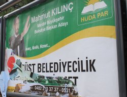 HÜDA PAR afişlerine saldırı
