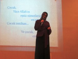 "Çocuğun ilk öğretmeni annedir"