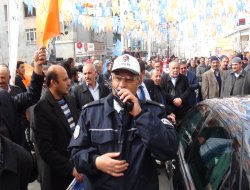 Başbakan Yardımcısı İşler'in konvoyuna taşlı saldırı