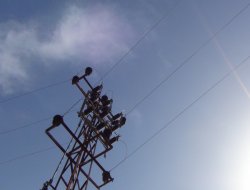 Elektrik akımına kapılan 4 işçi yaralandı