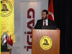 "Darbe girişimleri süreçlerinin enine boyuna irdelenmesi gerekir"