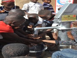 AGD Karatay Hanımlardan Afrika'ya su kuyusu