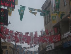 Ceylanpınar'da partilerin bayrakları kaldırılacak