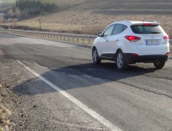 Bu yol neden 3-4 ayda bir çöküyor?