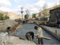 Hoşap'ta Köprü Çalışması Sürüyor