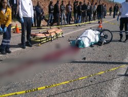 Kâhta'da motosiklet koamyona arkadan çarptı:1 ölü