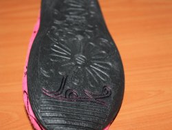 Tabanında `Muhammed` yazan terliklere tepkiler sürüyor