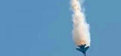 İsrail Suriye uçağını düşürdü