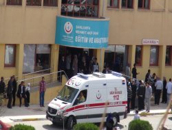 Tavana astığı iple intihar etti