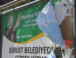 HÜDA PAR afişlerine saldırı