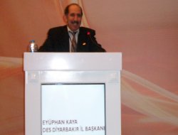 "Firavunların rolüne talip olan tüm Sisi'lere lanet olsun"