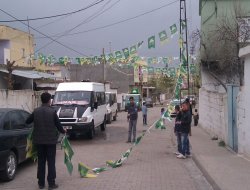 Çınar'daki siyasi partiler afiş ve flamalarını toplamaya başladı