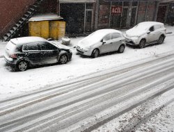 Ağrı güne karla uyandı
