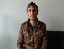 Yaşlı kadının oyunu istemediği partiye attılar