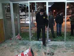 Muş'ta seçimi kaybeden BDP'liler belediyeye saldırdı video