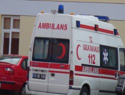 İşçi servisi trafik kontrol noktasına çarptı: 6 kişi yaralı