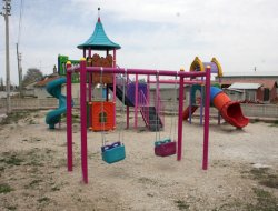 Konya Karatay'a bağlanan mahallelere 27 adet çocuk oyun grubu