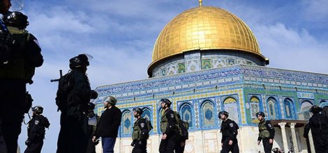 Siyonist İşgal güçleri Mescid-i Aksa'ya girdi