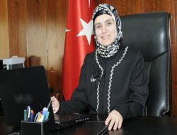 Türkiye'nin ilk başörtülü rektörü
