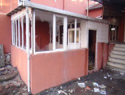 Ergani'deki eski hastane binası esrarcıların yuvasına döndü