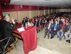 Sevilen Şair Nurullah Genç öğrencilerle buluştu