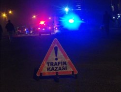 Çınar'ın Bellek köyüne ait minibüs yol kenarındaki traktöre çarptı: 4 ölü