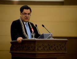 Kılıç Gömlekle vurdu!