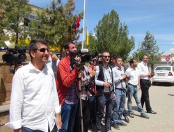 Çınar'da görülen leopar davasını basın ordusu takip etti