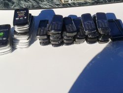 Viranşehir'de kaçak telefon ele geçirildi