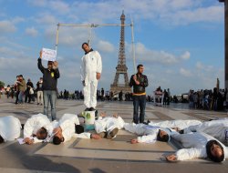 İdam kararları Paris'te protesto edildi