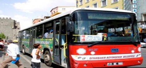Diyarbakır'da Belediye otobüs şoförleri işi yavaşlatma eyleminde