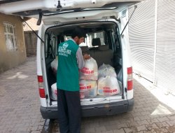 Ergani Kardeş-Der yardımlarını sürdürüyor