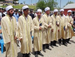 İlimlerini tamamlayan 7 öğrenci icazet aldı