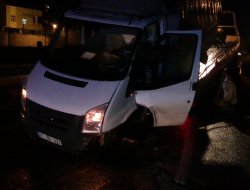 Çınar'da kaygan yol kazaya yol açtı