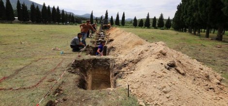 Soma'da ölen madenciler Yan yana gömülüyorlar