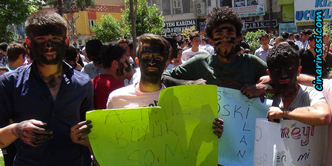 Öğrenciler Soma için oturma eylemi yaptı